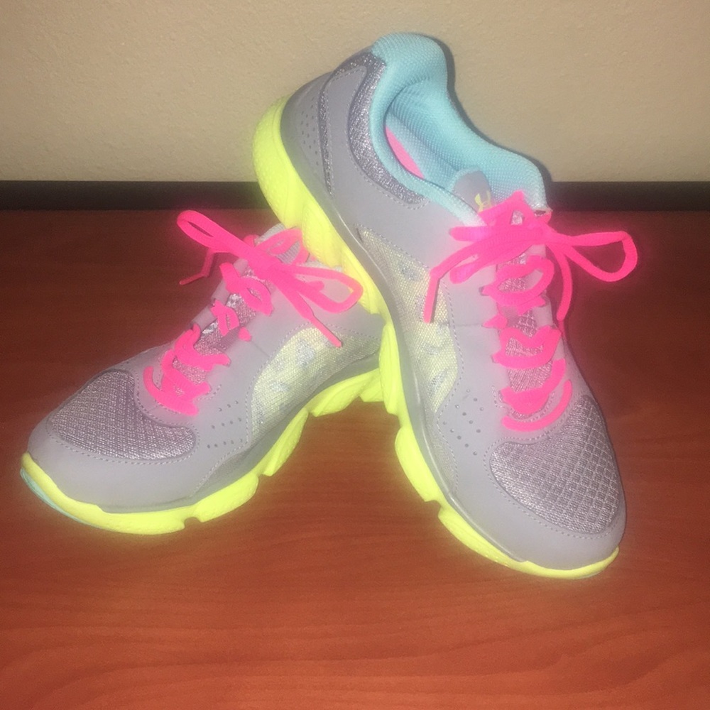 Athletic tennis shoes, in great condition.